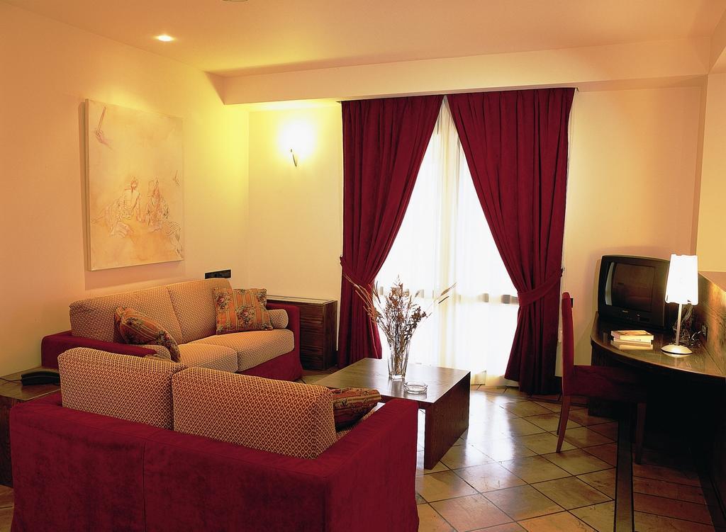 Avaris Hotel كاربينيسي المظهر الخارجي الصورة